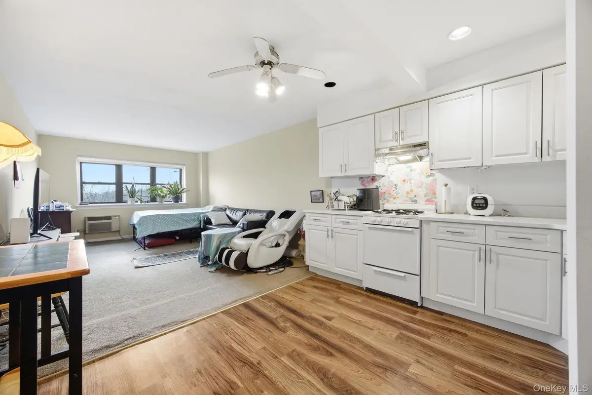 1910 Pelham Parkway S #4E, Bronx, NY 10461 - #1