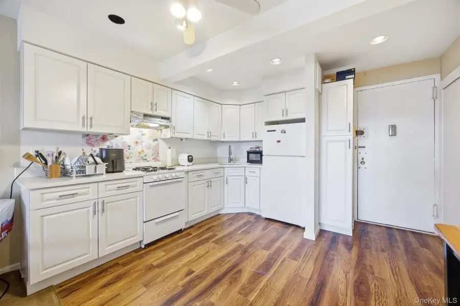 1910 Pelham Parkway S #4E, Bronx, NY 10461 - #2