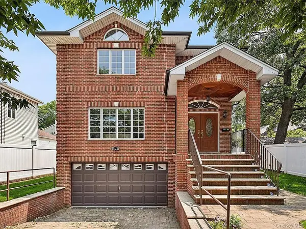 246-12 Cambria, Little Neck, NY 11362