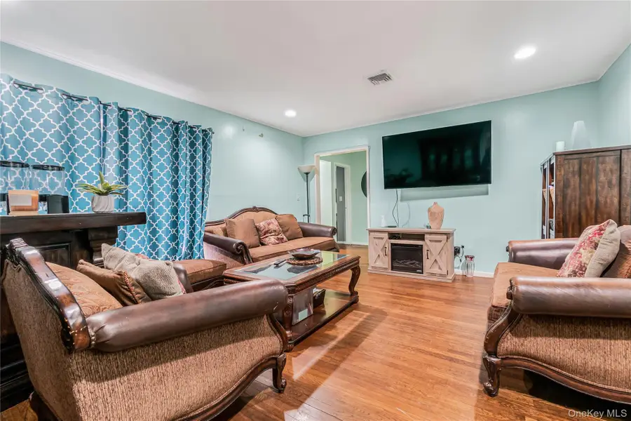 68 Riverdale Road, Valley Stream, NY 11581 - #2