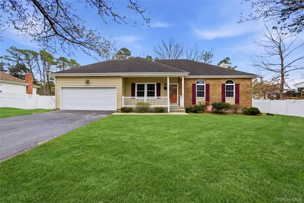 33 Timber Ridge Drive, Coram, NY 11727