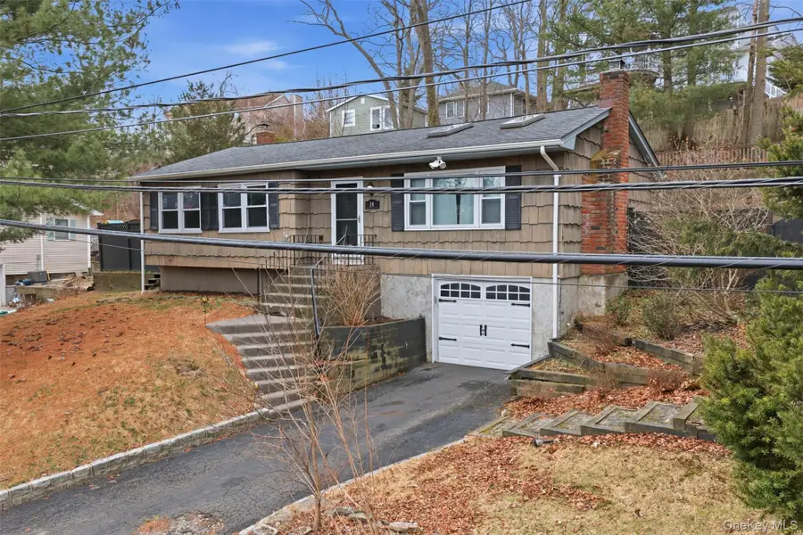 14 Narcissus Road, Rocky Point, NY 11778 - #3