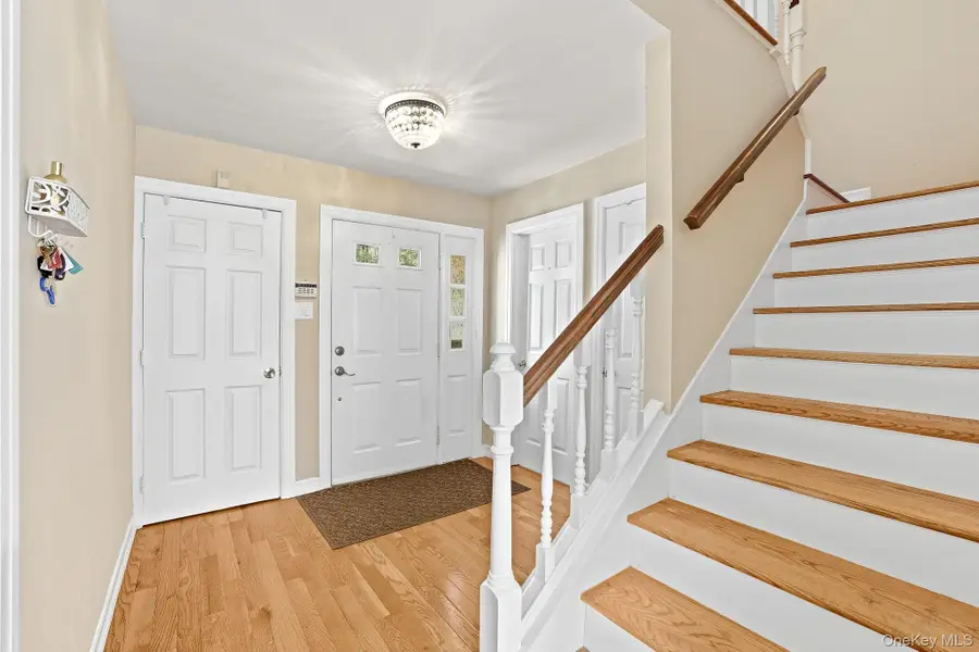 1004 Kensington Way, Mount Kisco, NY 10549 - #2