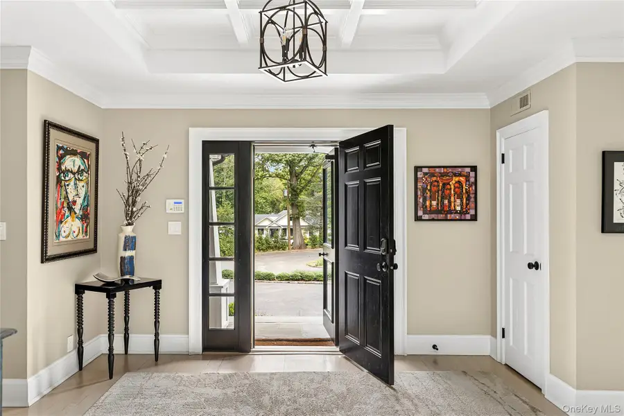 40 Dogwood Lane, Sands Point, NY 11050 - #2