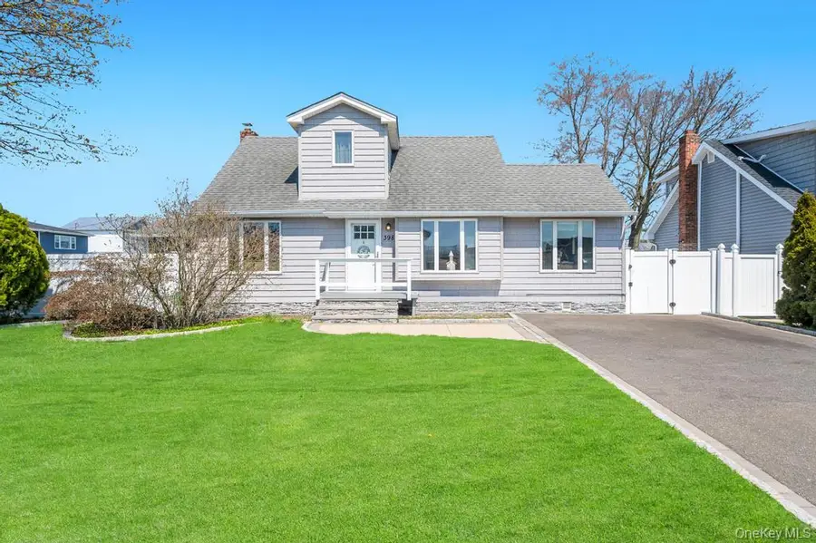 398 33rd Street, Lindenhurst, NY 11757 - #3