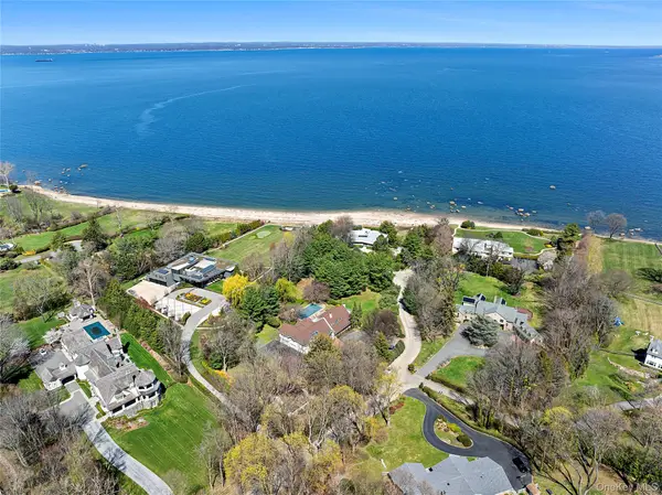 92 Old House Lane, Sands Point, NY 11050