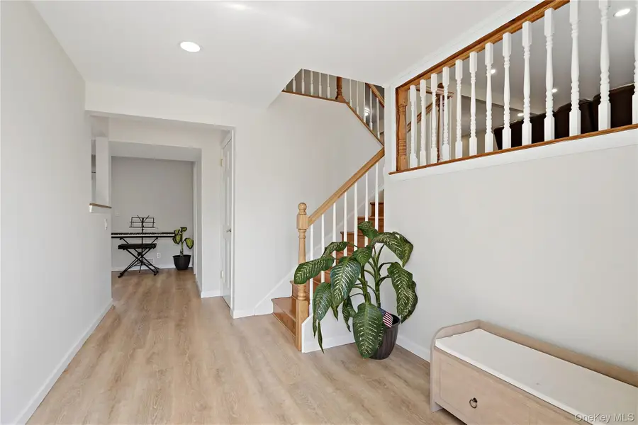 10 Valleyview Road, Elmsford, NY 10523 - #3