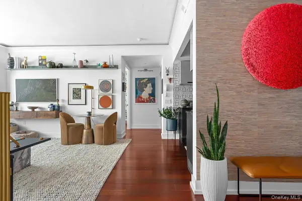 350 West 42nd Street #57C, New York (Manhattan), NY 10036