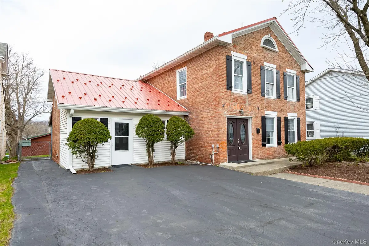 26 Elizabeth Street, Saugerties, NY 12477 - #1