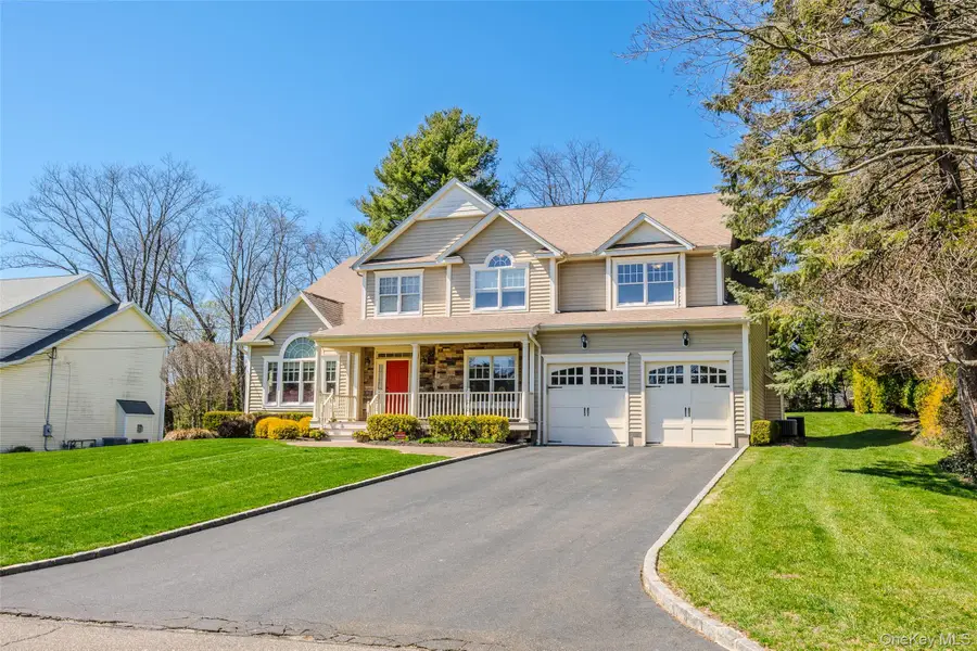 45 Cannon Court, Huntington, NY 11743 - #2