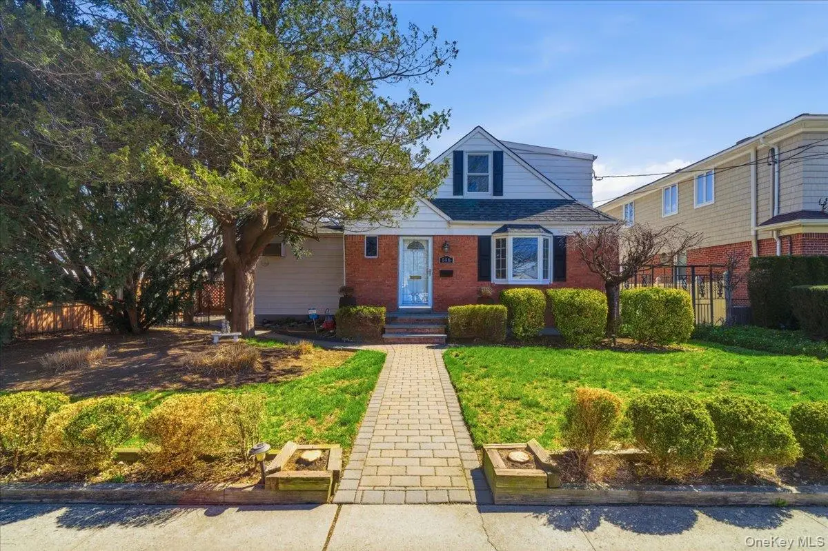 146 Caroline Avenue, Garden City South, NY 11530 - #1