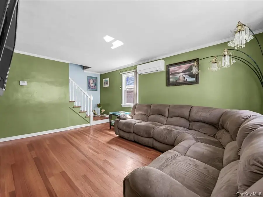 8135 257th Street, Floral Park, NY 11004 - #3