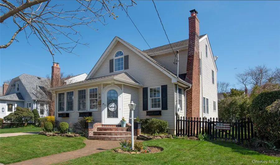 81 Chestnut Avenue, Floral Park, NY 11001 - #2
