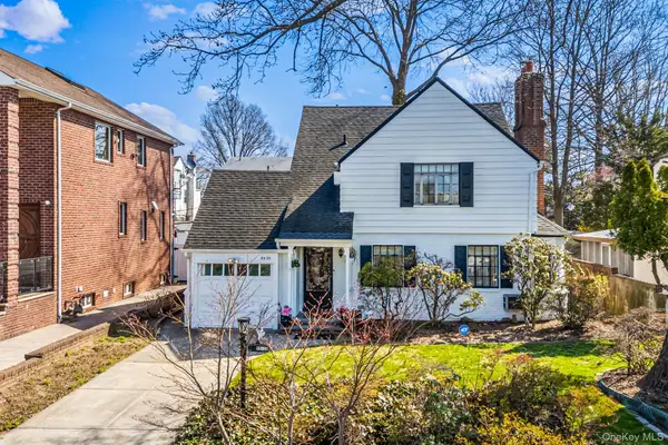 85-25 213th Street, Hollis Hills, NY 11427