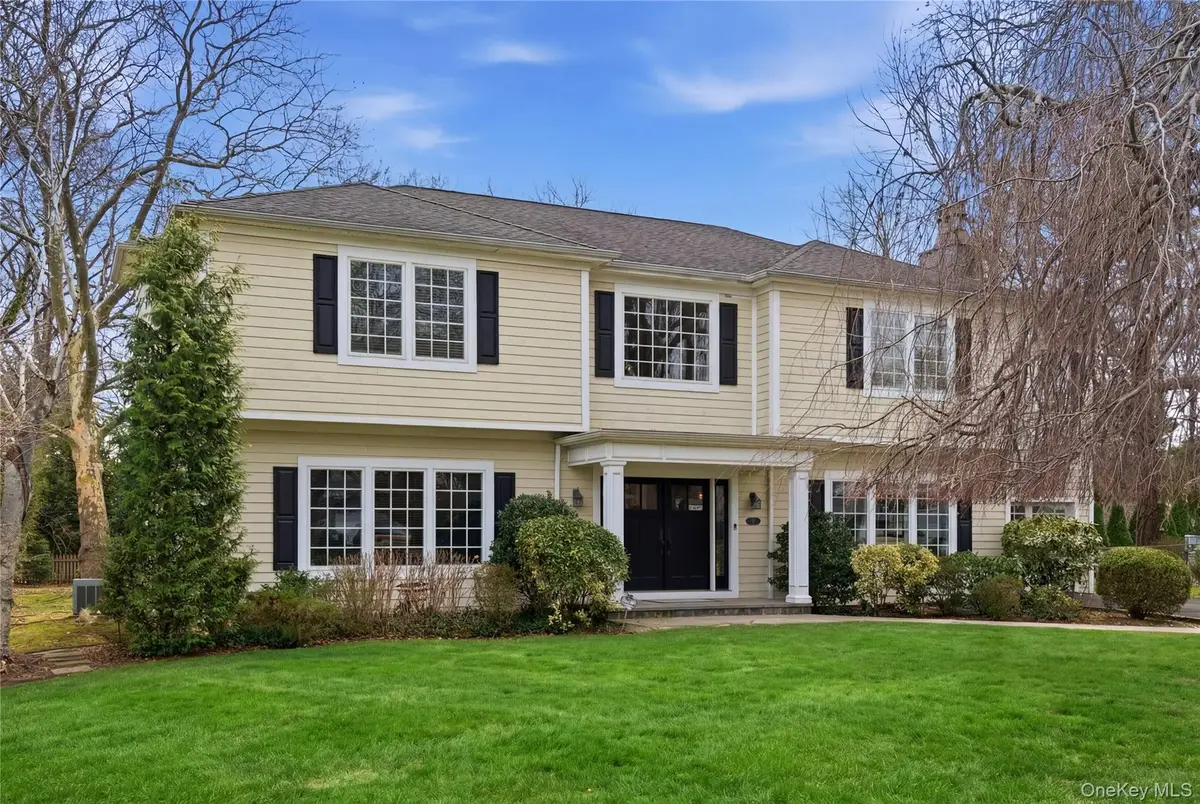 32 Highfield Lane, East Hills, NY 11577 - #1