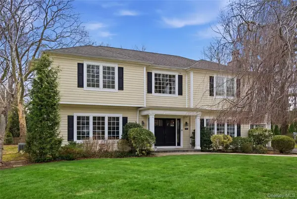 32 Highfield Lane, East Hills, NY 11577