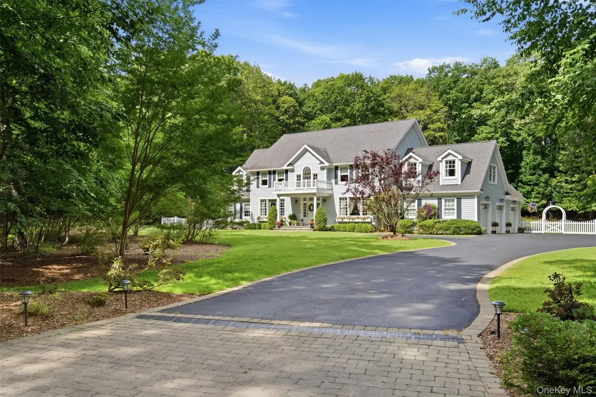 17 Forrest Drive, Lloyd Harbor, NY 11743 - #1