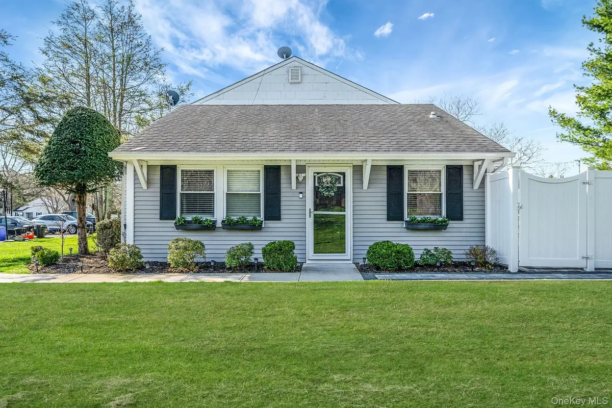 10 Gettysburg Court, Coram, NY 11727 - #1