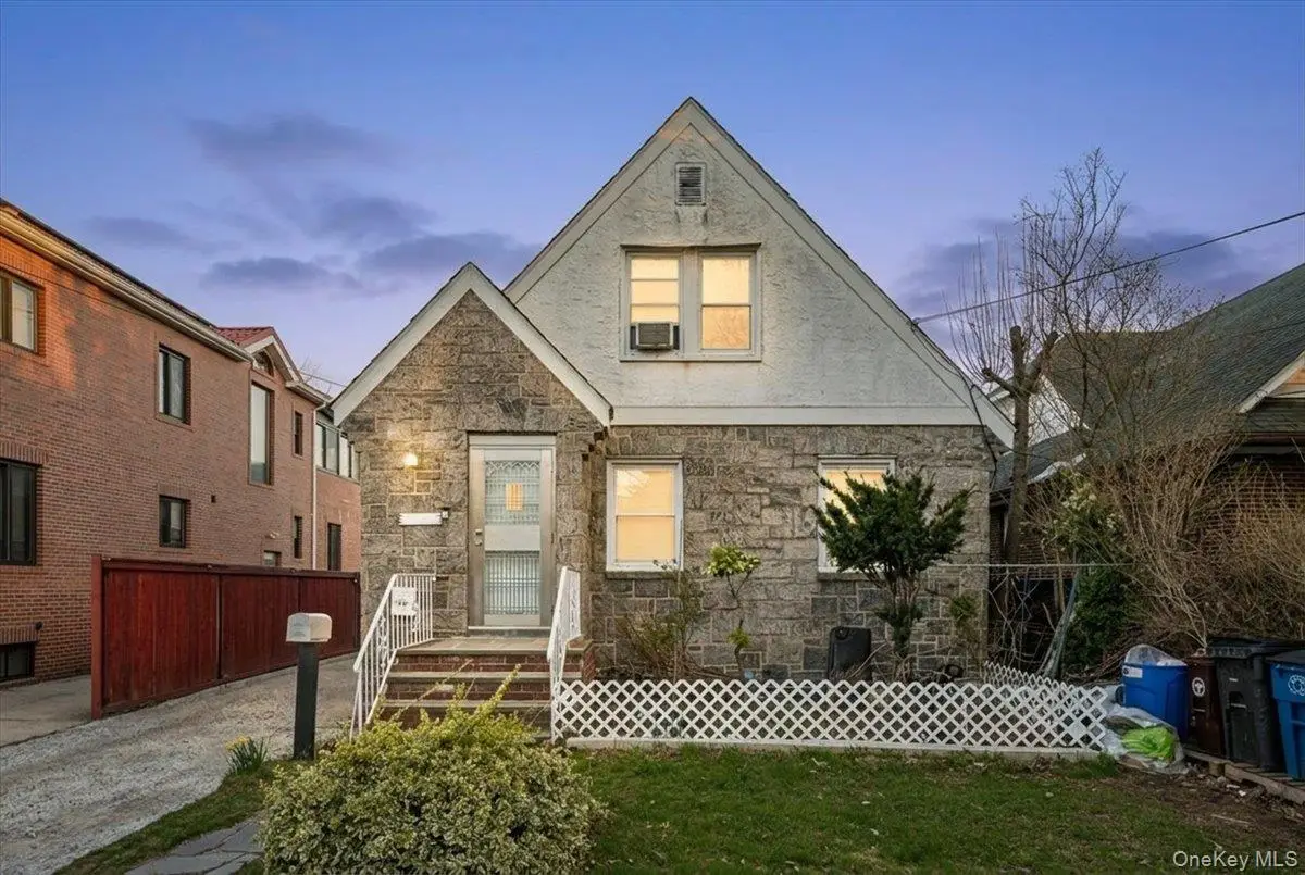 171-08 84th Road, Jamaica, NY 11432 - #1