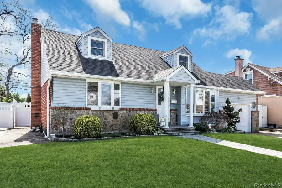 991 Ferngate Drive, Franklin Square, NY 11010 - #3