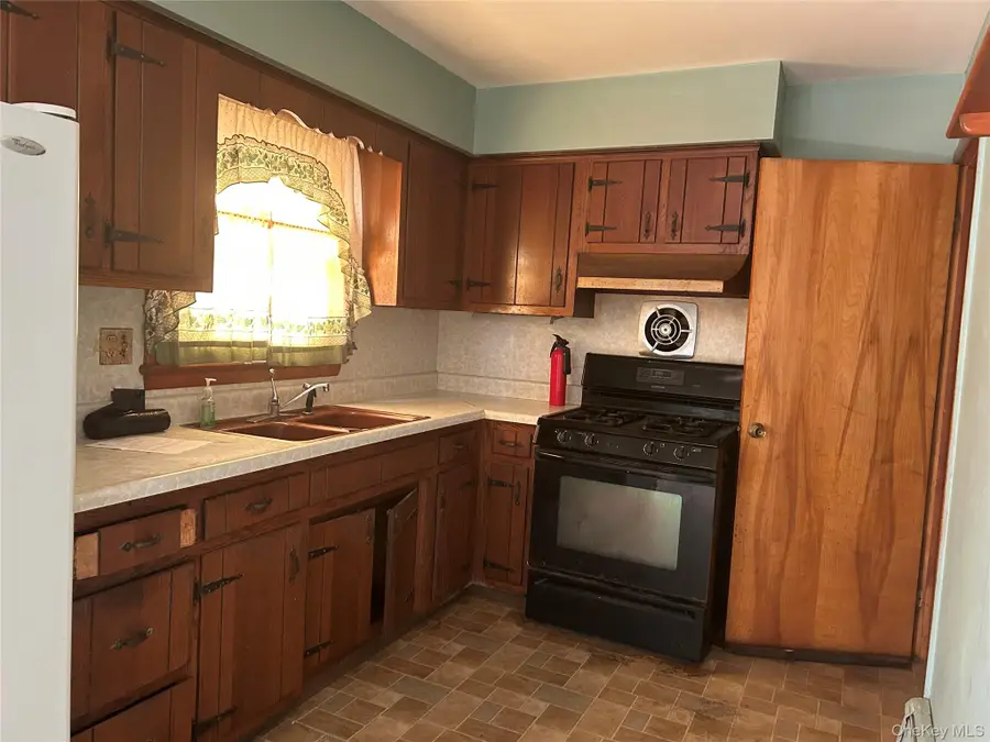 91 Myrtle Avenue, New Windsor, NY 12553 - #2