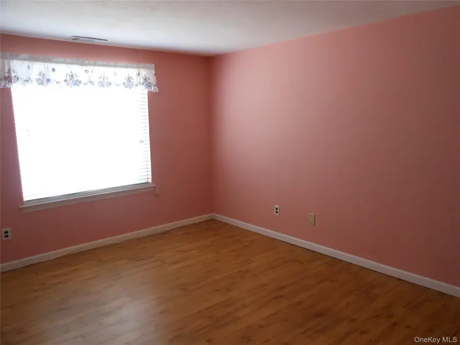 86 Birchwood Road, Medford, NY 11763 - #3