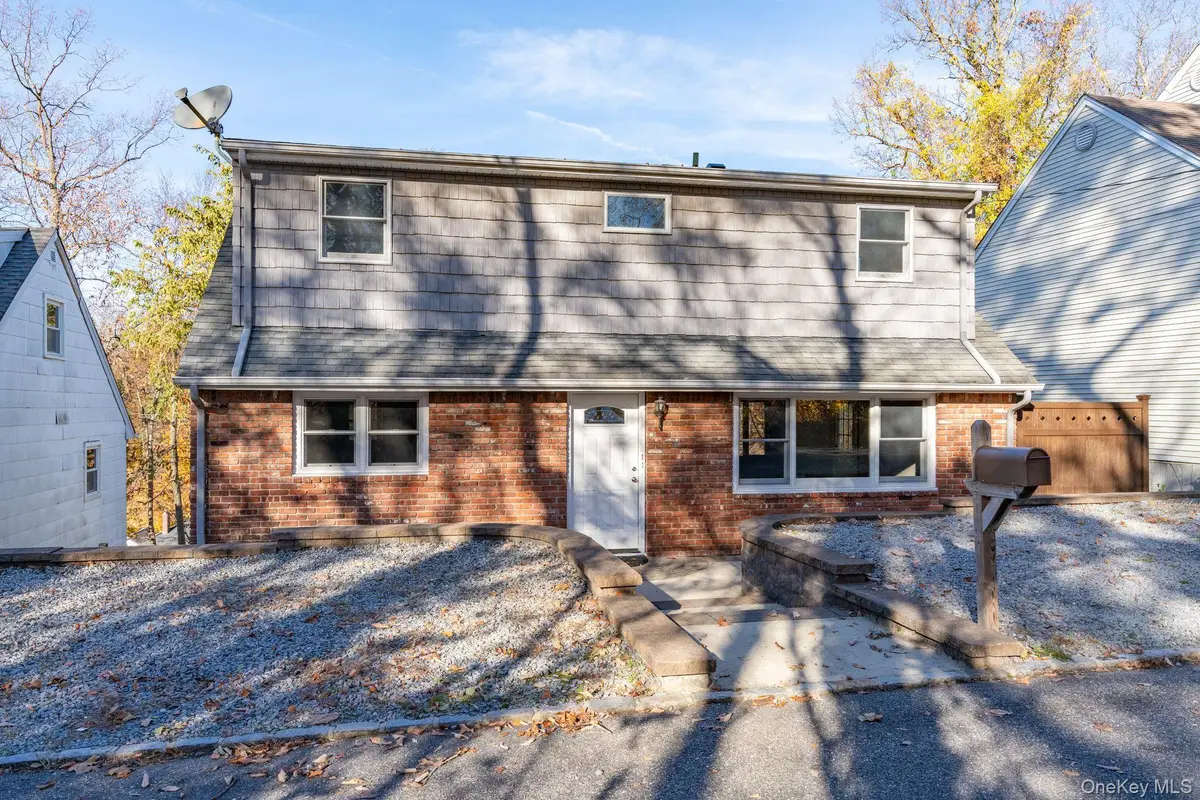 29 Potter Lane, Halesite, NY 11743 - #1