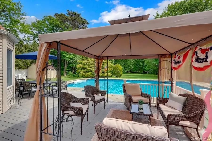 255 Blake Avenue, Bohemia, NY 11716 - #3