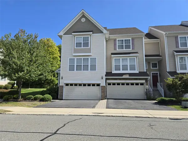 804 Hawthorn Way, New Windsor, NY 12553