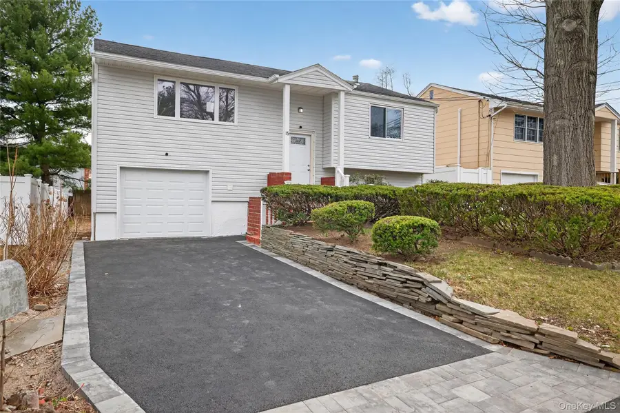 15 Lindsay Street, Huntington, NY 11743 - #2