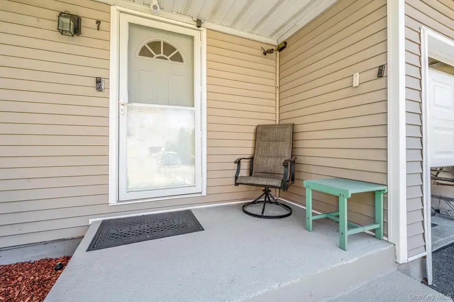 7 Hollywood Drive, Shirley, NY 11967 - #3