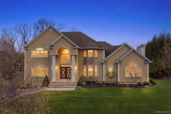 35 Greenwich Avenue, Central Valley, NY 10917