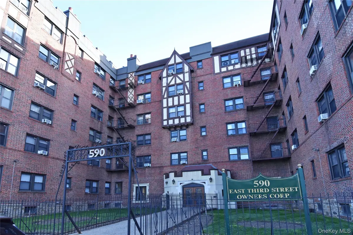 590 E 3rd Street #3M, Mount Vernon, NY 10553 - #1