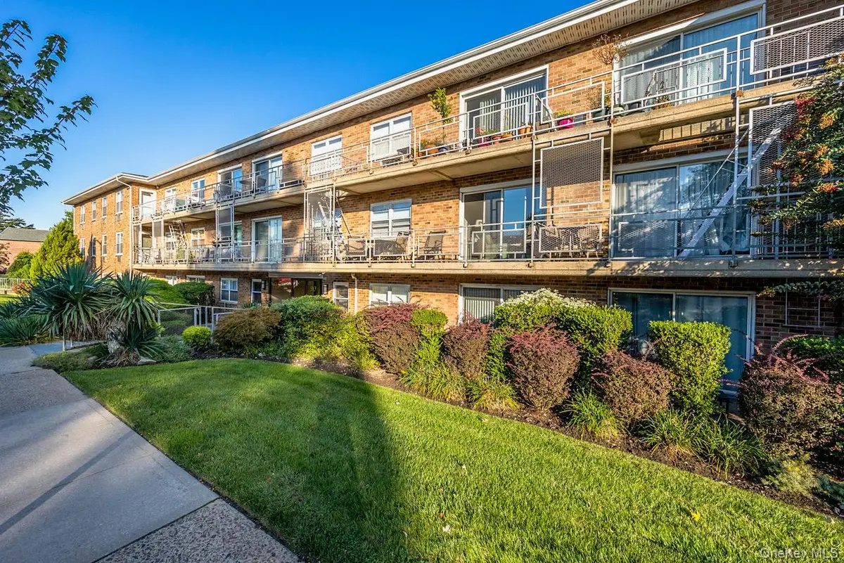 90 S Park Avenue #B3, Rockville Centre, NY 11570 - #1