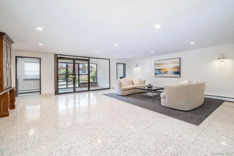 90 S Park Avenue #B3, Rockville Centre, NY 11570 - #3