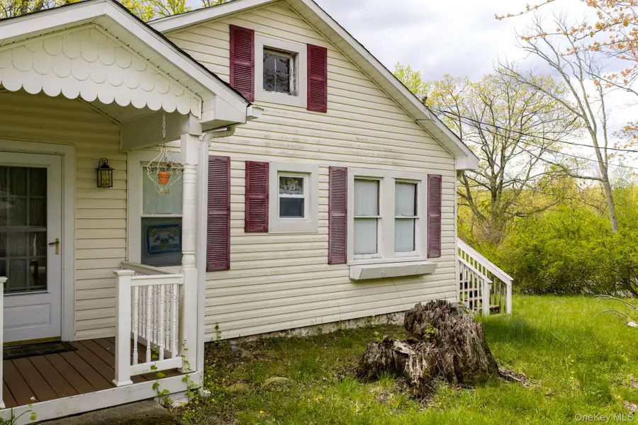 8 Chestnut Street W, Wurtsboro, NY 12790 - #3