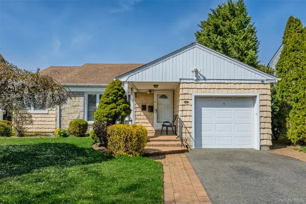 25 Lawrence Street, New Hyde Park, NY 11040