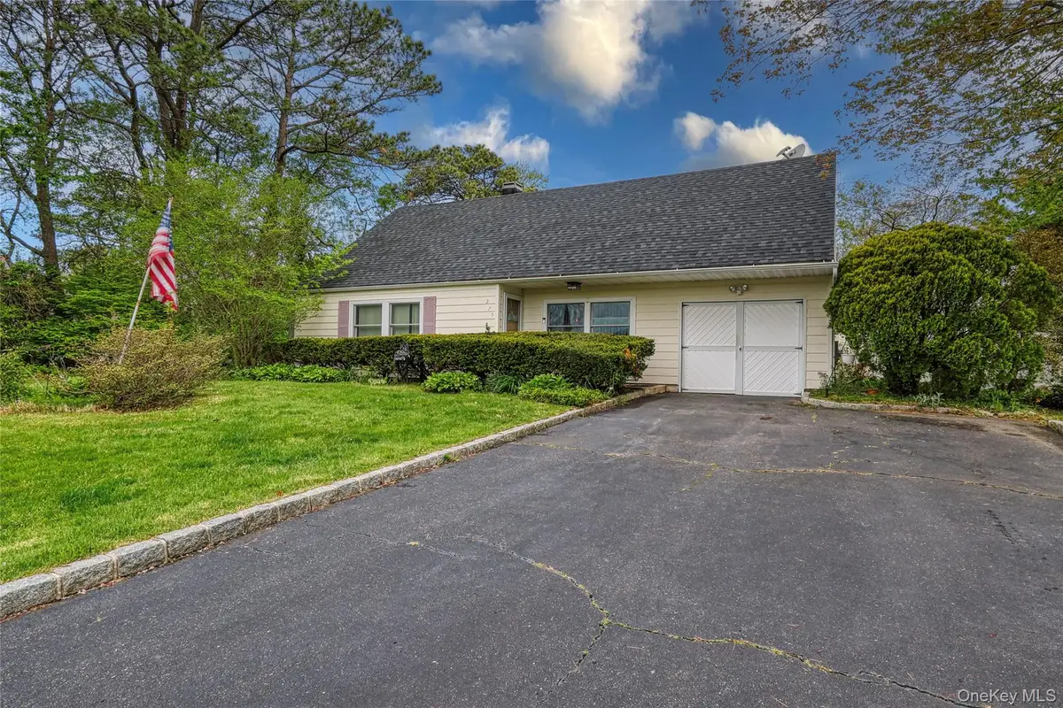 275 Southaven Avenue, Medford, NY 11763 - #1