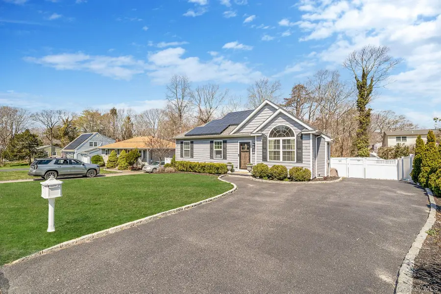19 Probst Drive, Shirley, NY 11967 - #2