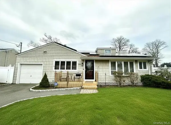 261 Phyllis Drive, Patchogue, NY 11772