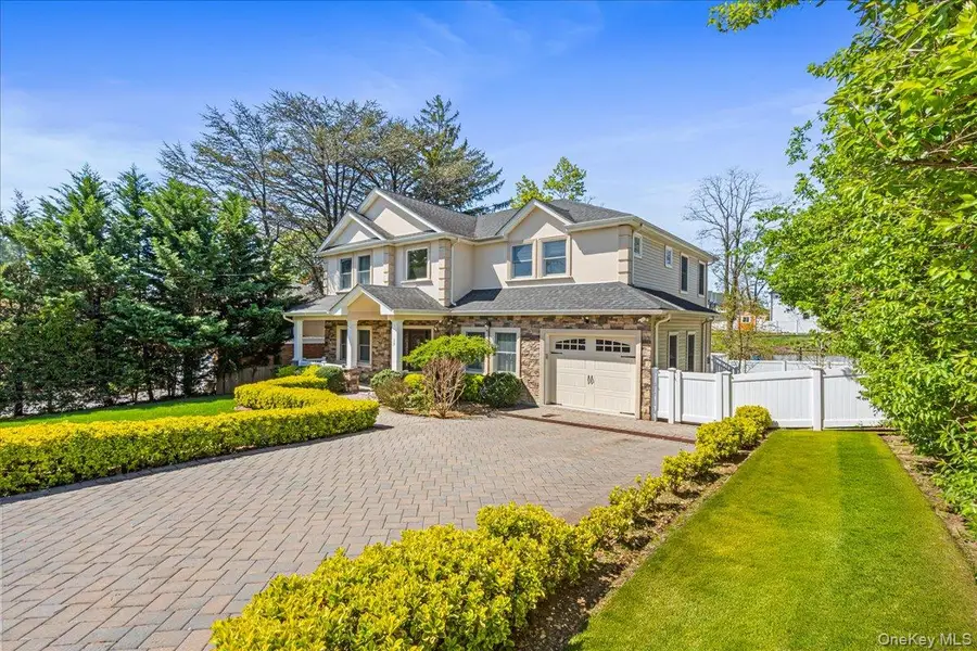 39 Coolidge Avenue, Roslyn Heights, NY 11577 - #2