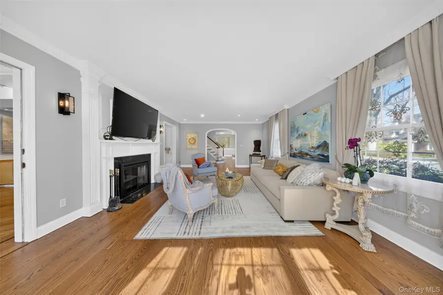 24 Wensley Drive, Great Neck, NY 11021 - #3