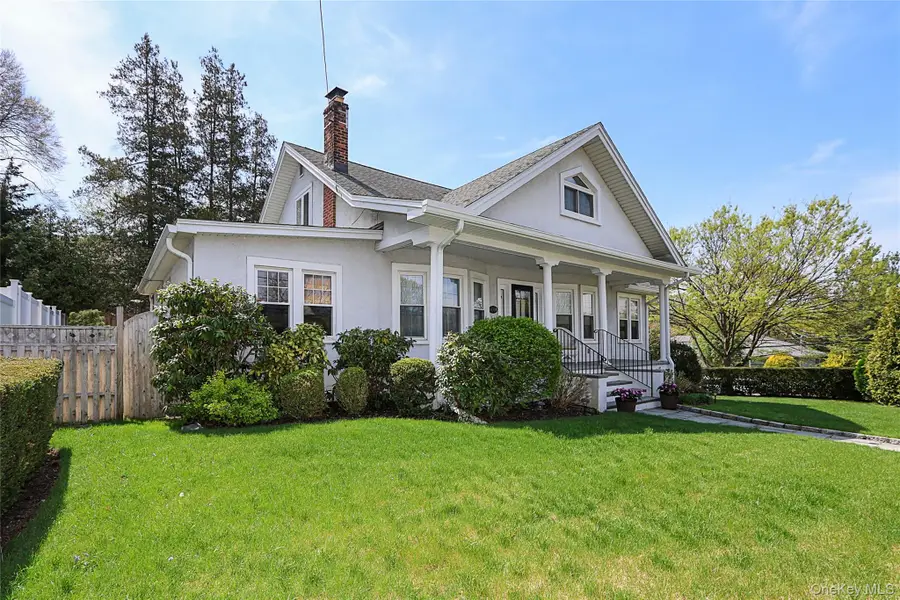 101A Glenwood Road, Glenwood Landing, NY 11547 - #2