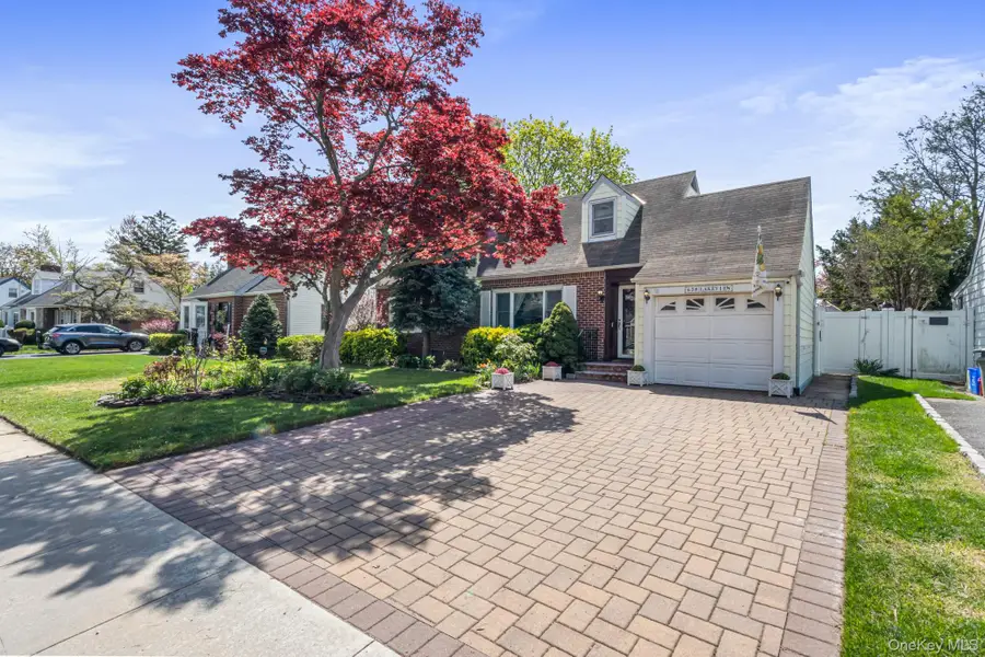 638 Lakeview Avenue, Rockville Centre, NY 11570 - #2