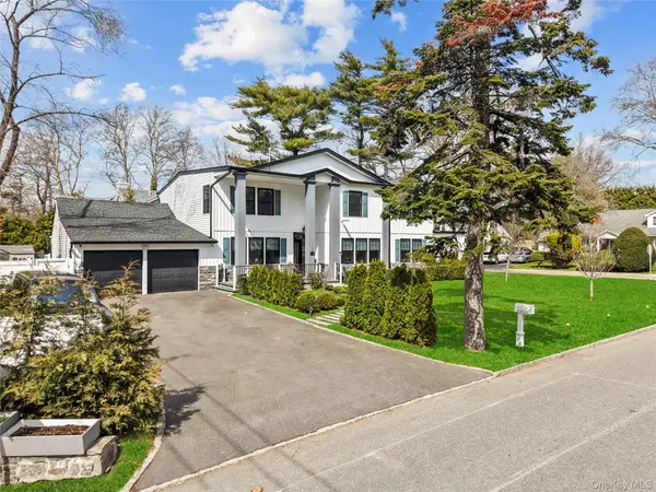 2 Pine Drive S, Roslyn, NY 11576