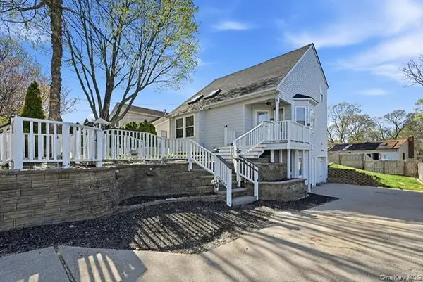 31 Sayville Road, Sound Beach, NY 11789