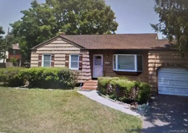 215 Lincoln Avenue, Brentwood, NY 11717