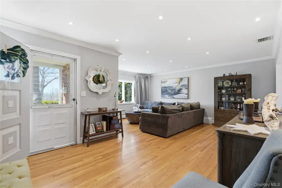 15 Bayard Avenue, Bayville, NY 11709 - #3