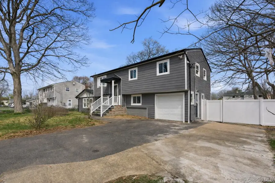 41 Madison Avenue, Amityville, NY 11701 - #2