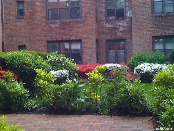 2 Town House Place #1J, Great Neck Plaza, NY 11021